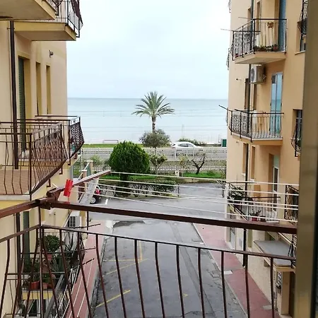 Apartment Al Mare Con Vista Codice Citra 009049-lt-0787 Pietra Ligure