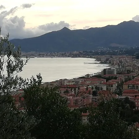 Al Mare Con Vista Codice Citra 009049-lt-0787 Pietra Ligure