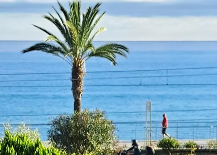 Al Mare Con Vista Codice Citra 009049-lt-0787 Pietra Ligure